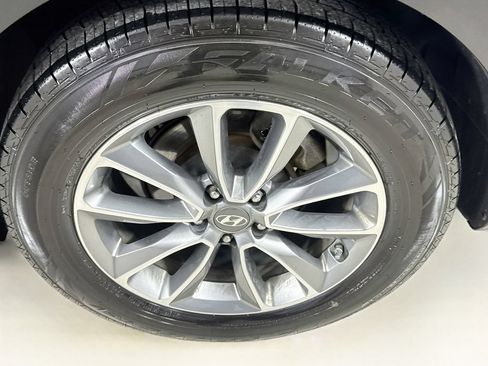Used 2018 Hyundai Santa Fe SE AWD/4WD image 35