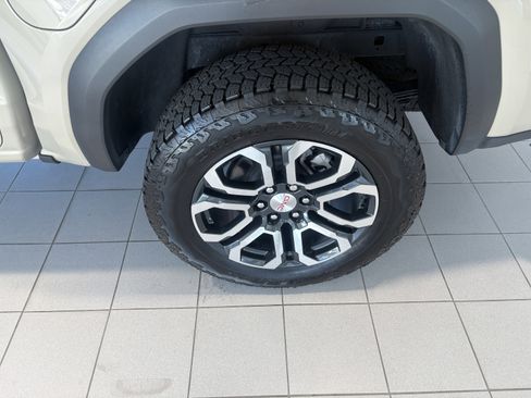 Used 2023 GMC Canyon AT4 w/ AT4 Premium Package image 6
