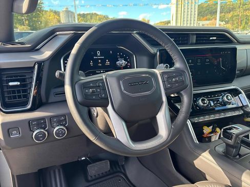 Used 2025 GMC Sierra 1500 Denali image 22