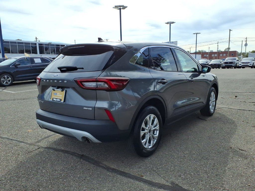Certified 2023 Ford Escape Active AWD/4WD image 6
