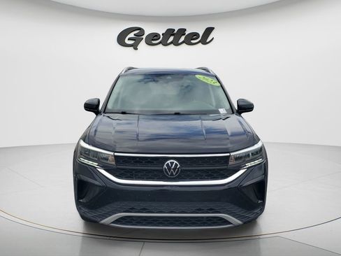 Used 2023 Volkswagen Taos SE AWD/4WD image 3