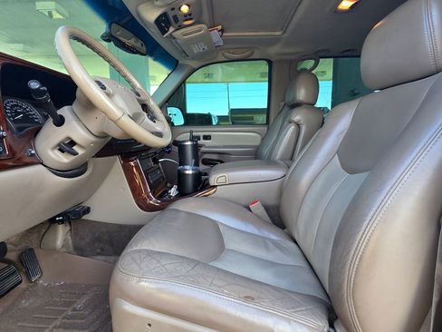 Used 2003 GMC Yukon XL Denali image 10