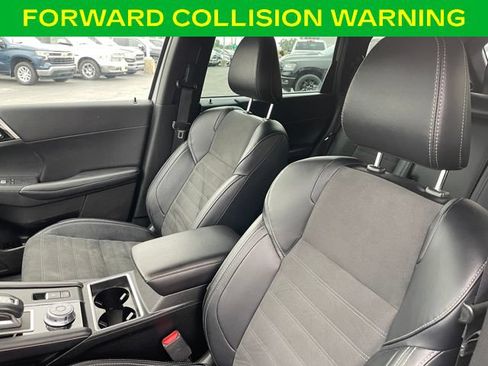 Used 2024 Mitsubishi Outlander SE AWD/4WD image 17
