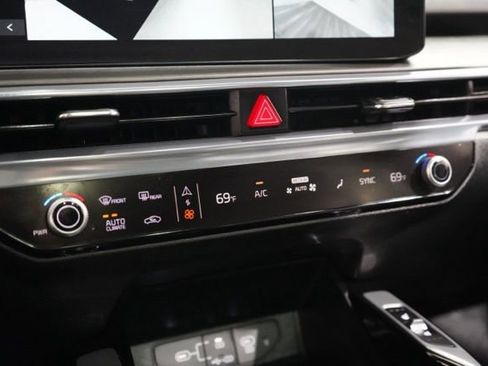 Used 2024 Kia Sorento SX Prestige image 29