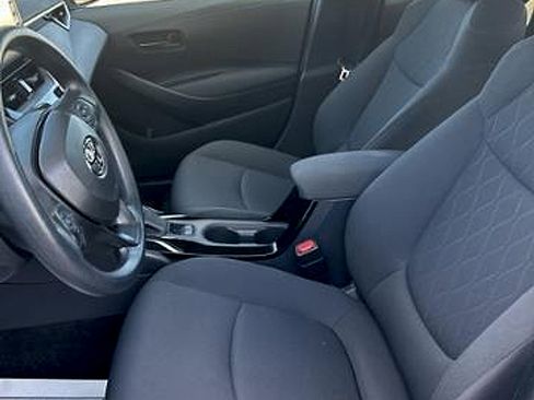 Used 2022 Toyota Corolla LE image 11