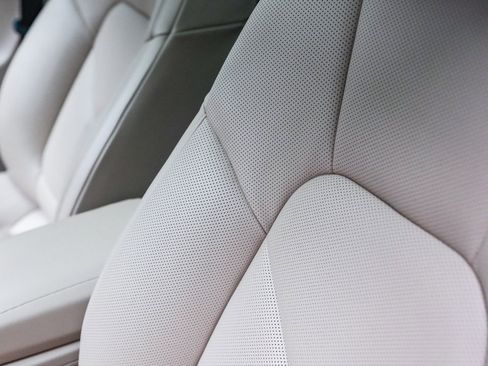 Certified 2026 Porsche Macan image 24