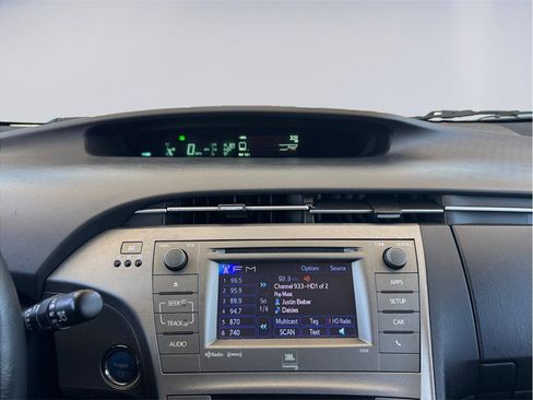 Used 2015 Toyota Prius Four FWD image 10