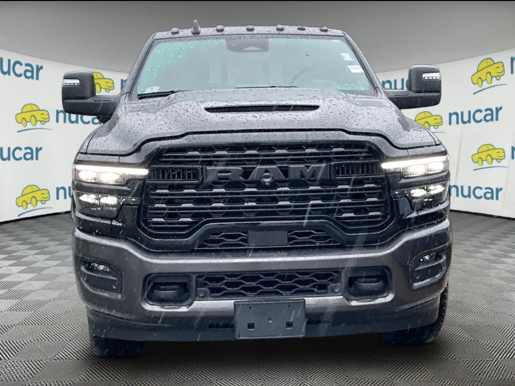 Used 2025 RAM 2500 Limited AWD/4WD image 2