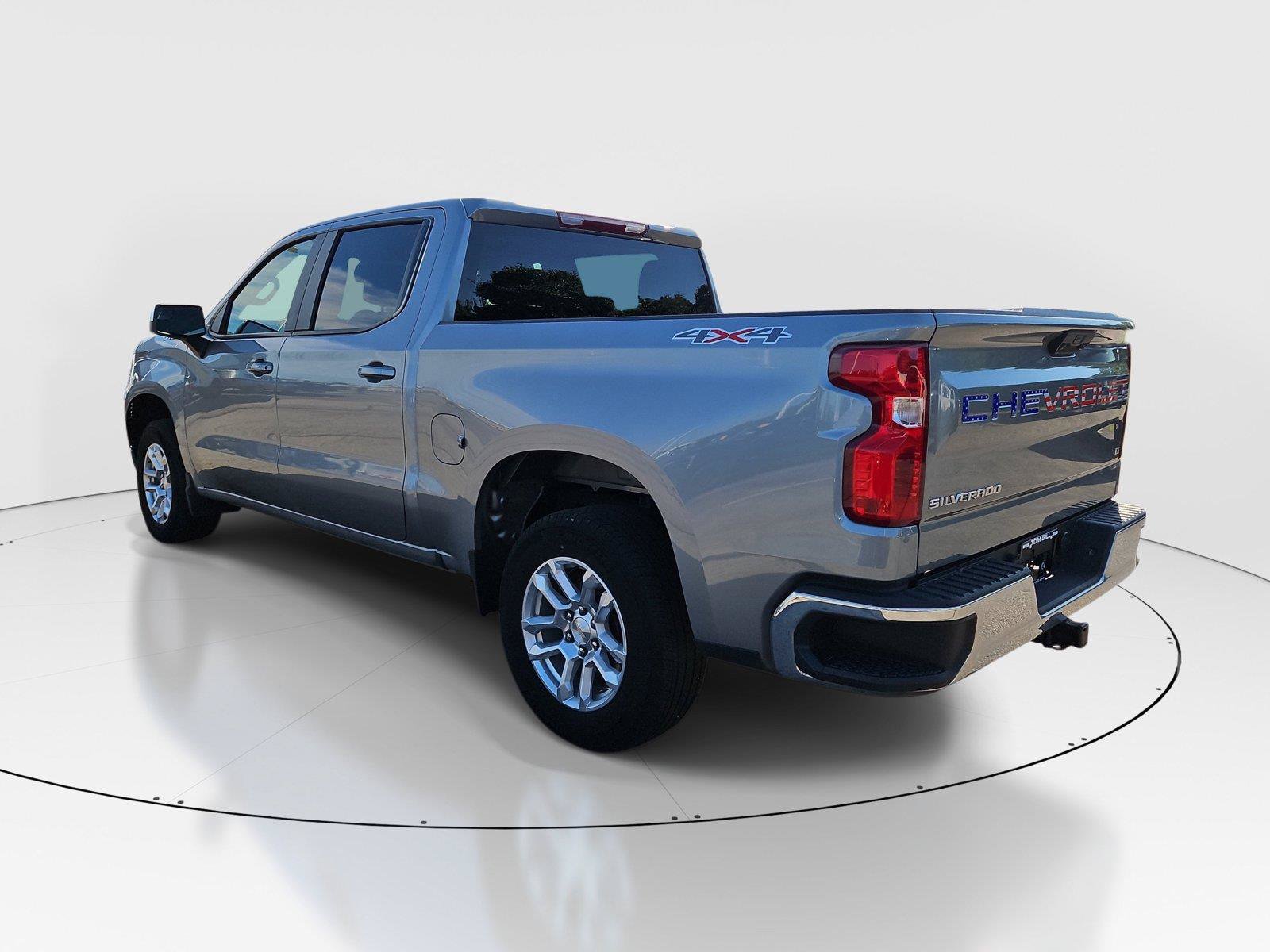 Used 2024 Chevrolet Silverado 1500 LT AWD/4WD image 3