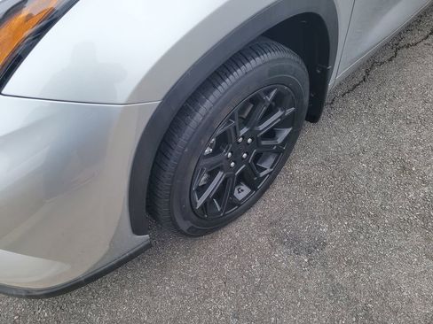 Used 2023 Toyota Highlander LE image 9