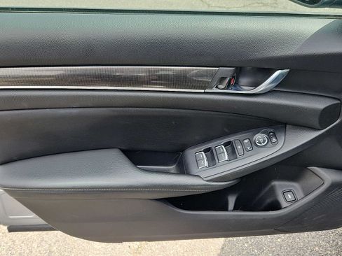 Used 2019 Honda Accord Sport image 12