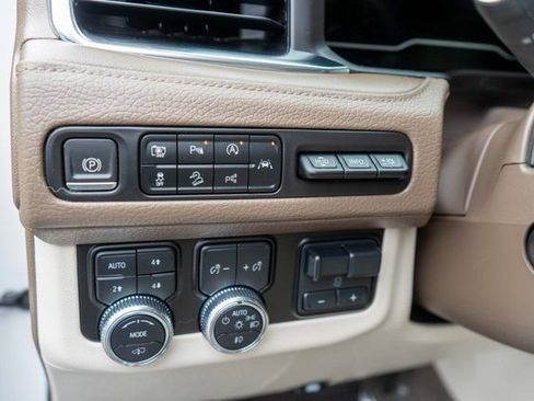 Used 2023 GMC Yukon Denali w/ Denali Reserve Package AWD/4WD image 29