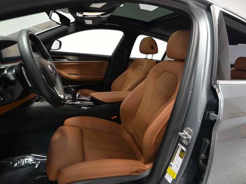 Certified 2023 BMW 530i w/ Premium Package image 8