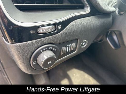 Certified 2023 Jeep Cherokee Altitude Lux w/ Lux Elite Package AWD/4WD image 23