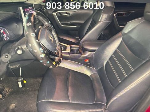 Used 2020 Toyota RAV4 Limited image 14