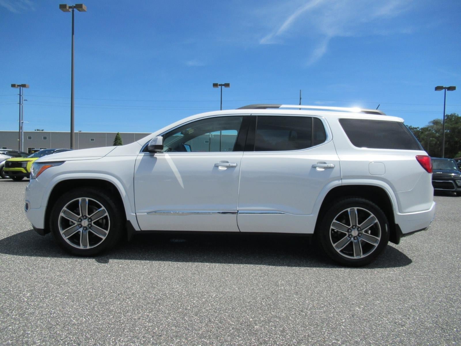 Used 2019 GMC Acadia Denali w/ Technology Package FWD image 4