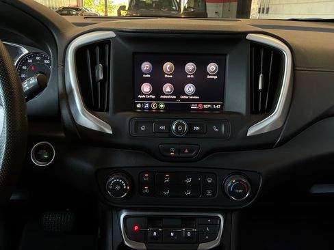 Used 2024 GMC Terrain SLE FWD image 24