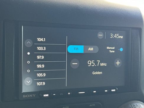 Used 2017 Jeep Wrangler Sport AWD/4WD image 21