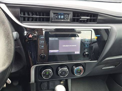Used 2018 Toyota Corolla L FWD image 10