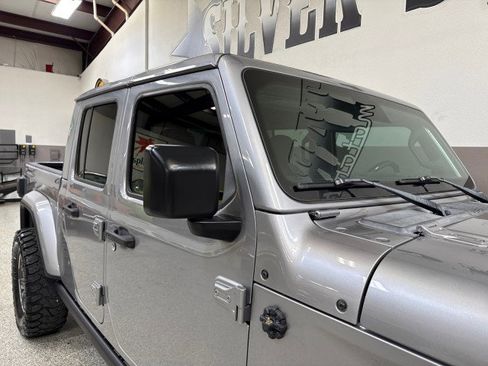 Used 2020 Jeep Gladiator Overland image 63