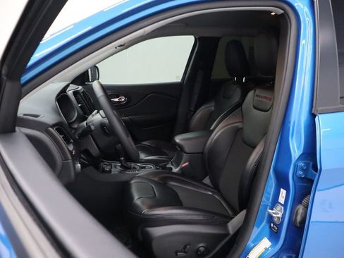 Used 2022 Jeep Cherokee Trailhawk AWD/4WD image 10