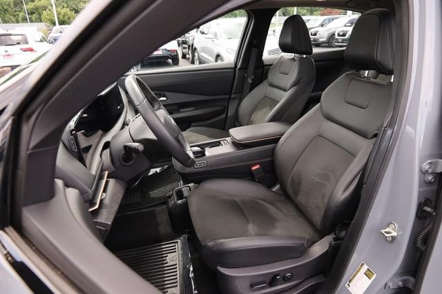 Used 2024 Nissan Ariya AWD image 10