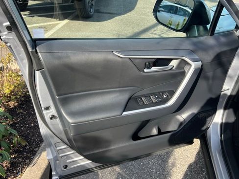 Certified 2025 Toyota RAV4 SE image 7
