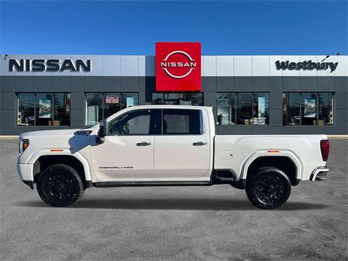 Used 2022 GMC Sierra 3500 Denali w/ Denali Ultimate Package image 8