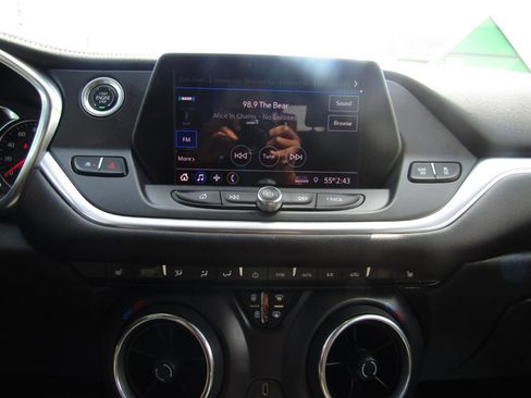 Used 2020 Chevrolet Blazer LT FWD image 17