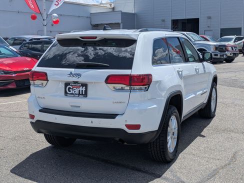 Used 2021 Jeep Grand Cherokee Laredo AWD/4WD image 3