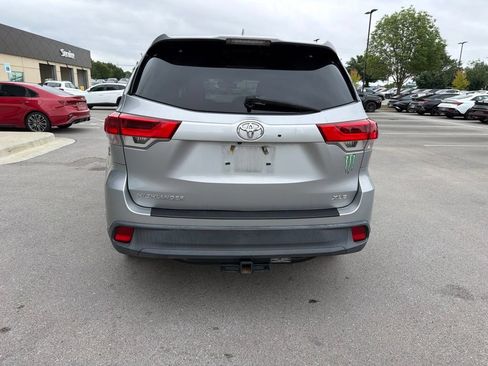 Used 2017 Toyota Highlander XLE FWD image 8