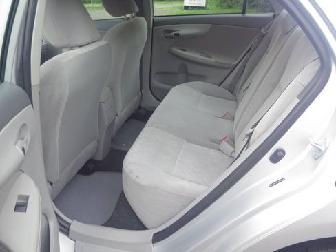 Used 2009 Toyota Corolla LE FWD image 12