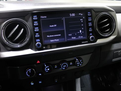 Used 2020 Toyota Tacoma SR5 w/ Technology Package AWD/4WD image 30