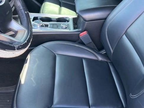 Used 2023 Ford Explorer XLT w/ Equipment Group 202A AWD/4WD image 13
