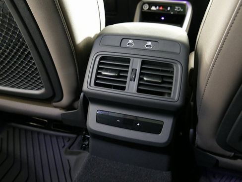 Used 2025 Audi Q5 Premium w/ Convenience Package image 27