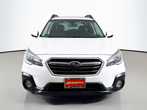 Used 2018 Subaru Outback 2.5i Limited AWD/4WD image 2