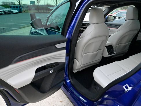 New 2026 Maserati Grecale Modena image 36