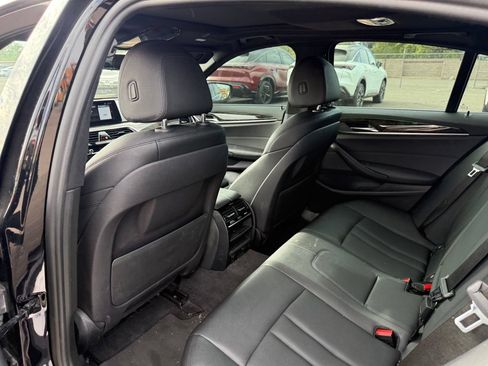 Used 2018 BMW 530e RWD image 11