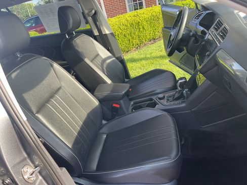 Used 2022 Volkswagen Tiguan SE image 33