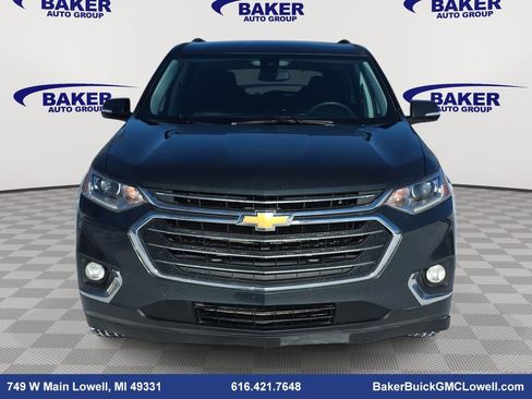 Used 2020 Chevrolet Traverse LT w/ Driver Confidence II Package image 2