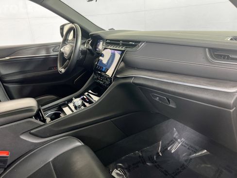 Used 2023 Jeep Grand Cherokee Overland w/ Adv Protech Group III image 31