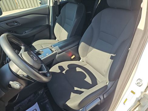 Used 2024 Nissan Rogue S FWD image 19