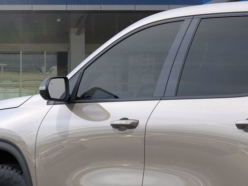 New 2027 Chevrolet Traverse Z71 w/ Enhanced Driving Package AWD/4WD image 12