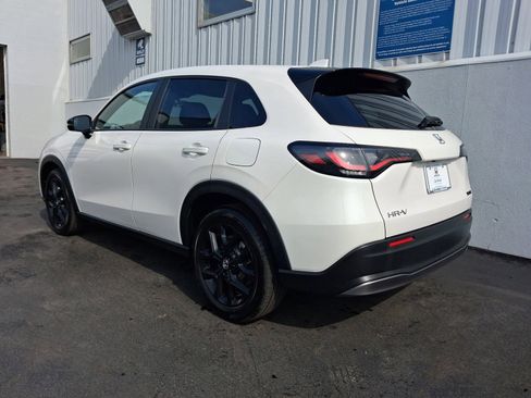 Used 2025 Honda HR-V Sport image 3