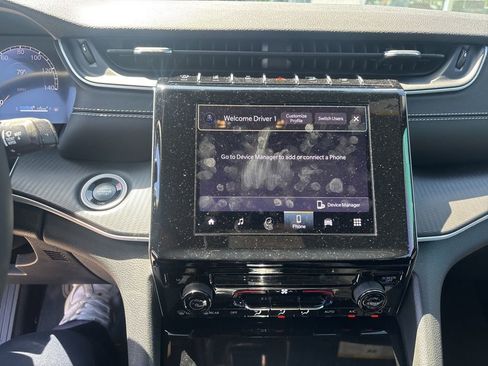 Used 2024 Jeep Grand Cherokee L Laredo RWD image 5