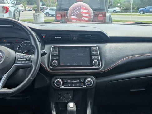 Used 2020 Nissan Kicks SR w/ SR Premium Package FWD image 18