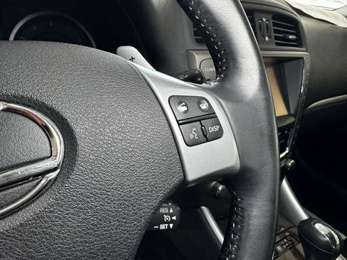 Used 2013 Lexus IS 250C w/ Luxury Pkg RWD image 28