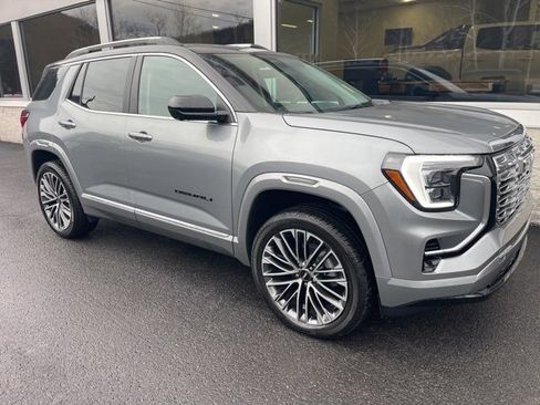 New 2026 GMC Terrain Denali w/ LPO, Black Badging Package image 5