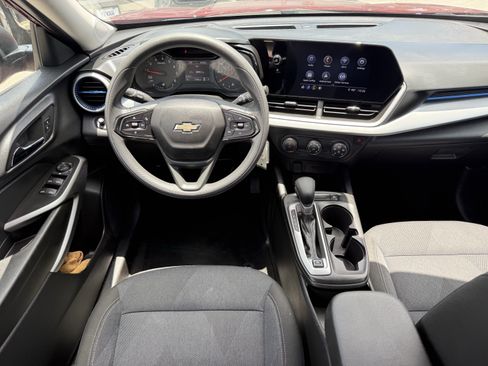 Used 2025 Chevrolet Trax LS FWD image 14