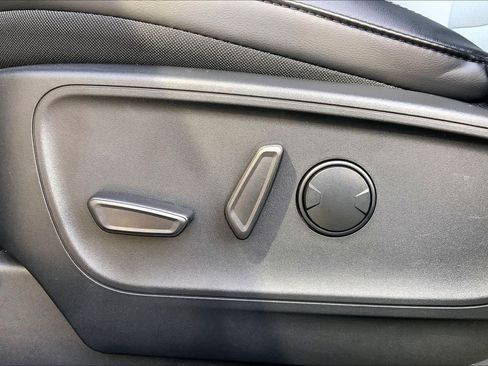 Used 2025 Ford Escape SE FWD image 58